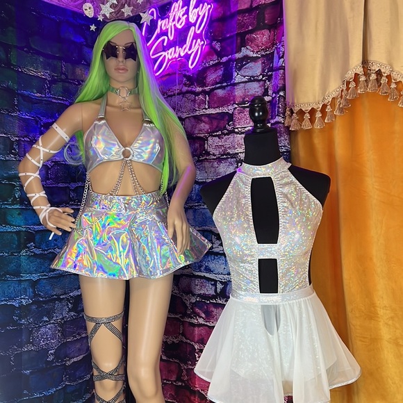 EUC White Rave Skirt - Picture 2 of 8